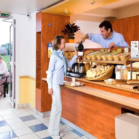 Ibis Budget Lyon Sud St Genis Laval ホテル